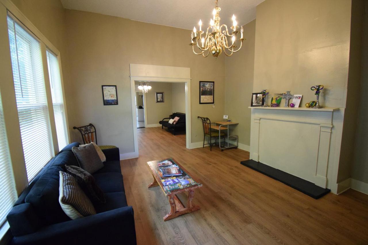 Cajun Hostel Downtown Лафайет Екстериор снимка