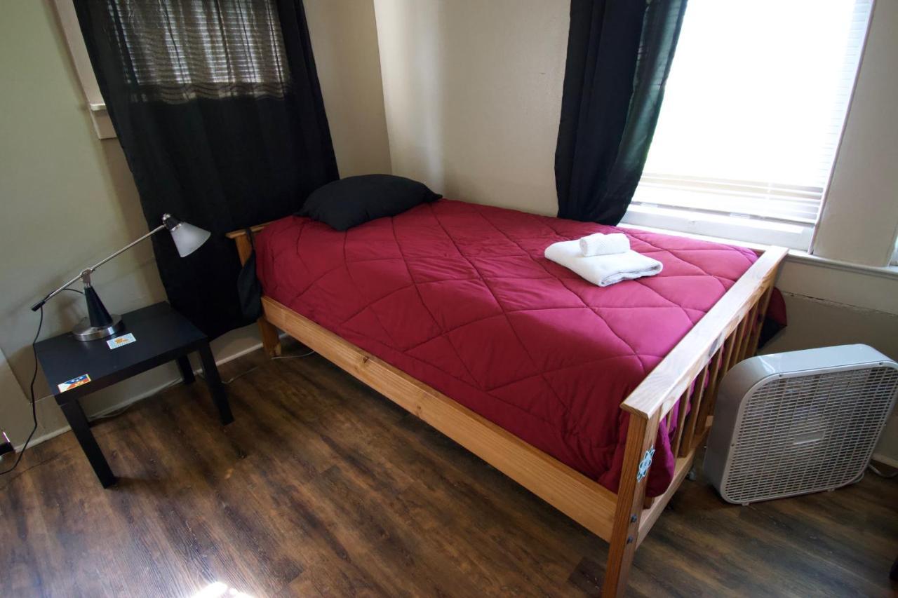 Cajun Hostel Downtown Лафайет Екстериор снимка