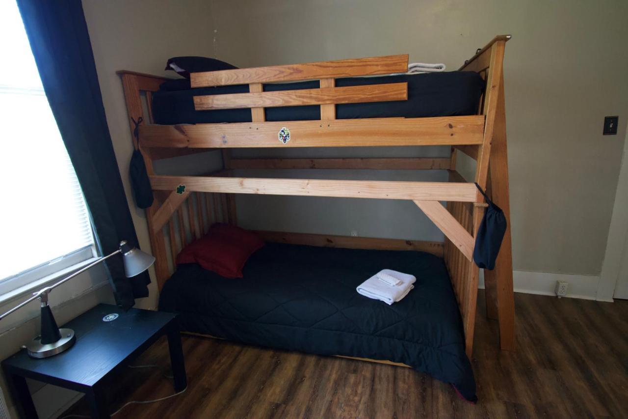 Cajun Hostel Downtown Лафайет Екстериор снимка